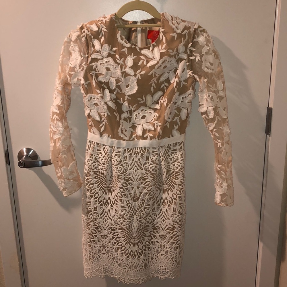 Monique lhuillier long sleeve white dress, size 0
